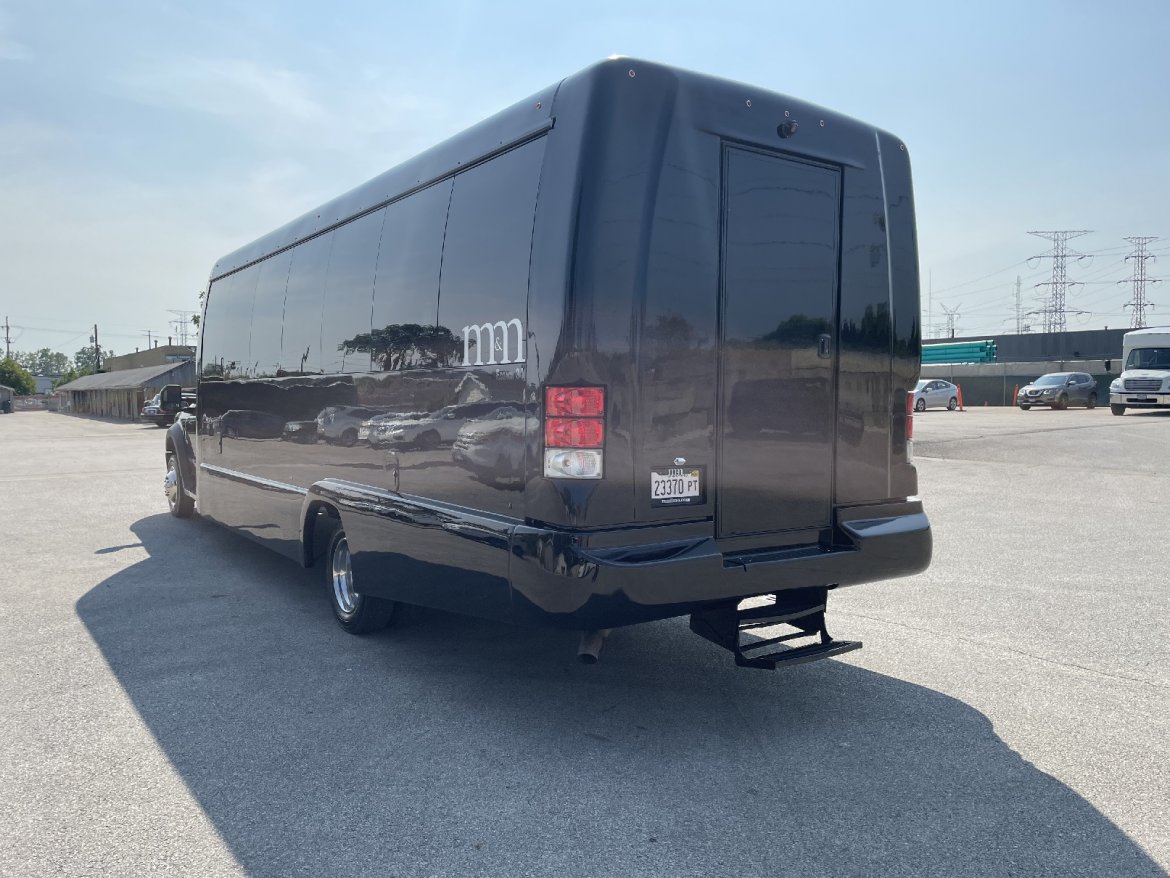 Limo Bus for Sale in Chicago, IL - Photo 3