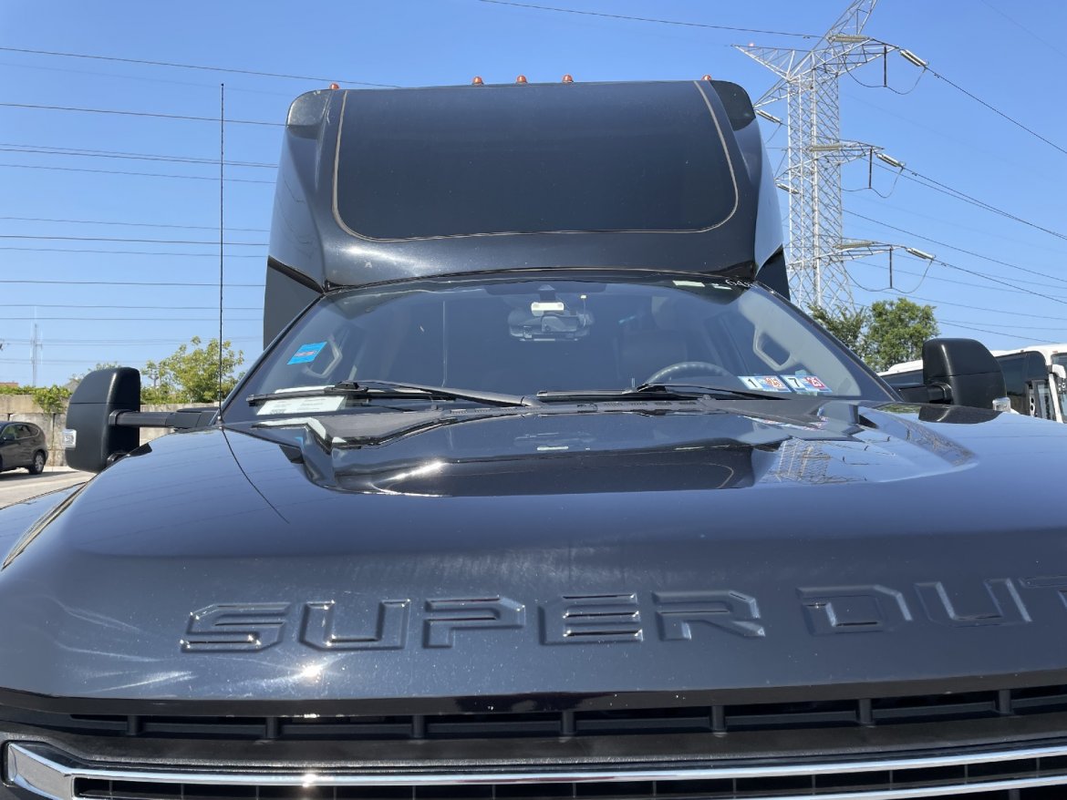 Limo Bus for Sale in Chicago, IL - Photo 25