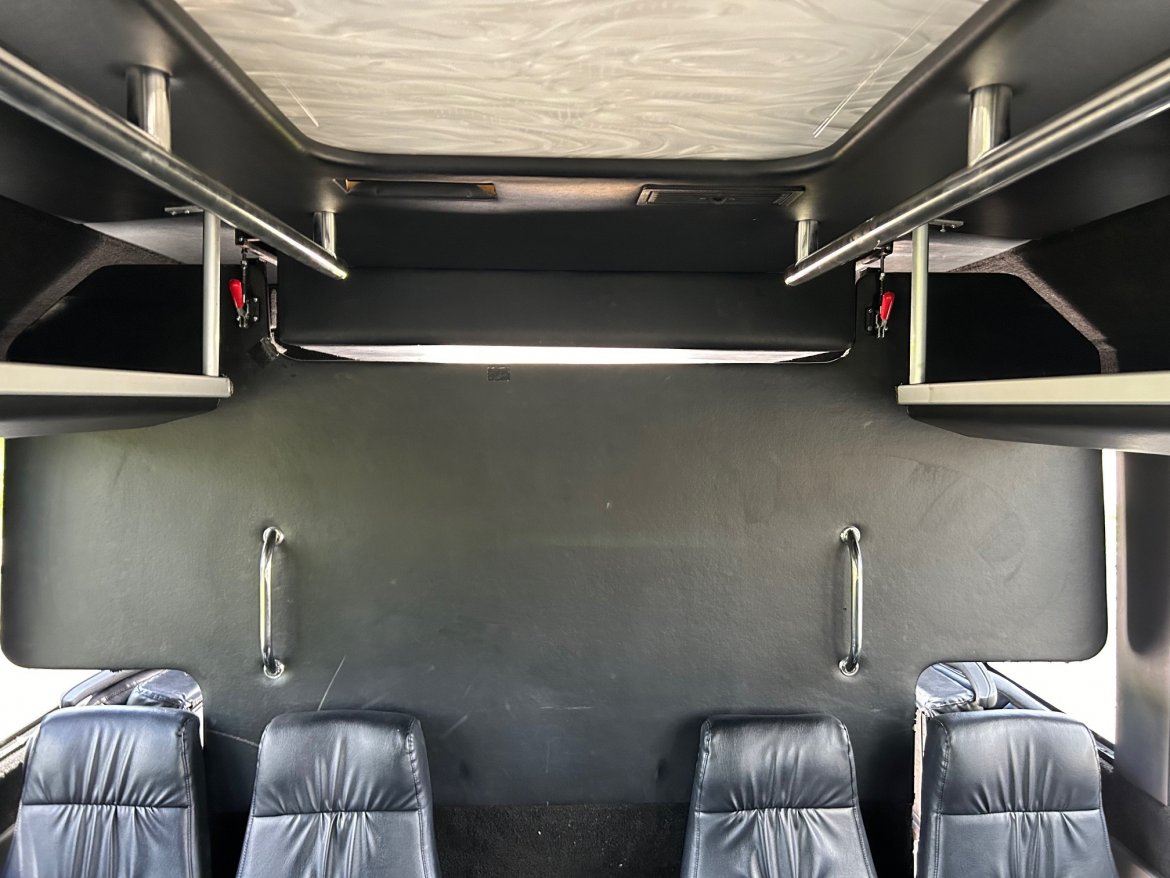 Executive Shuttle for Sale in Steubenville, OH - Photo 9