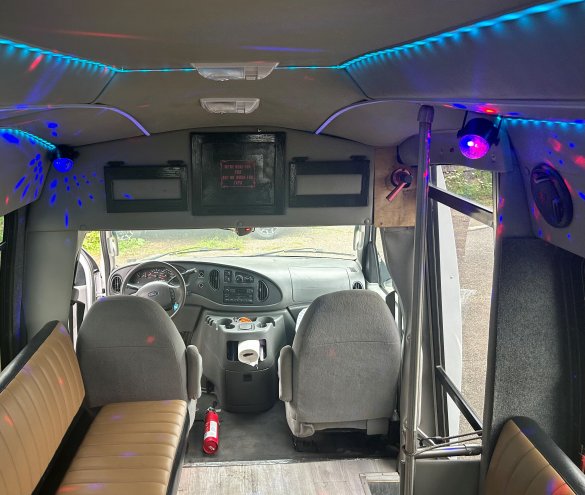 2005 Turtle Top Ford E350 Limo Bus