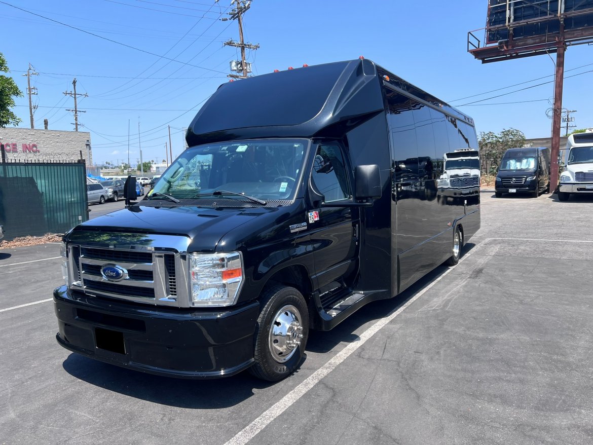 Executive Shuttle for sale: 2017 Ford e450 by Executive Coach Builders