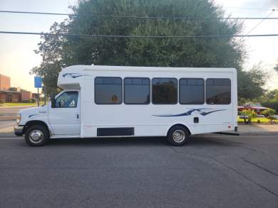 2017 Ford E450 Limo Bus