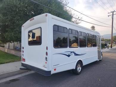 2017 Ford E450 Limo Bus