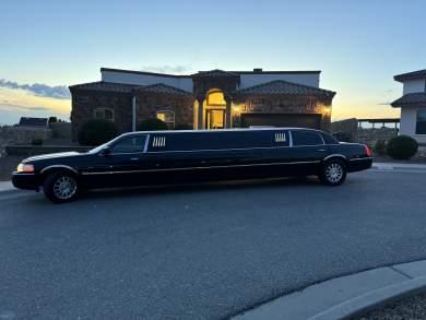 2007 Lincoln Town Car Limousine