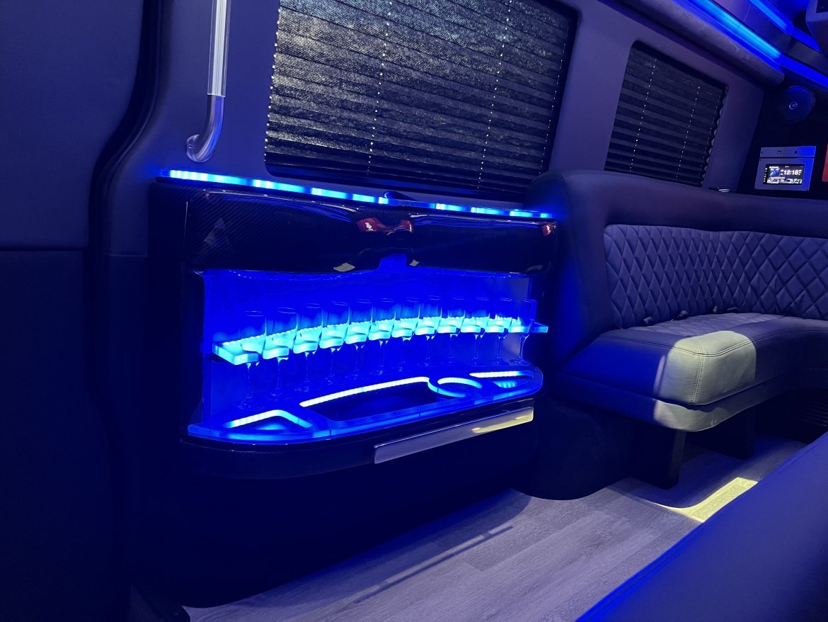 2022 SPV Mercedes-Benz Sprinter 3500 170 Ext Sprinter - Photo 3