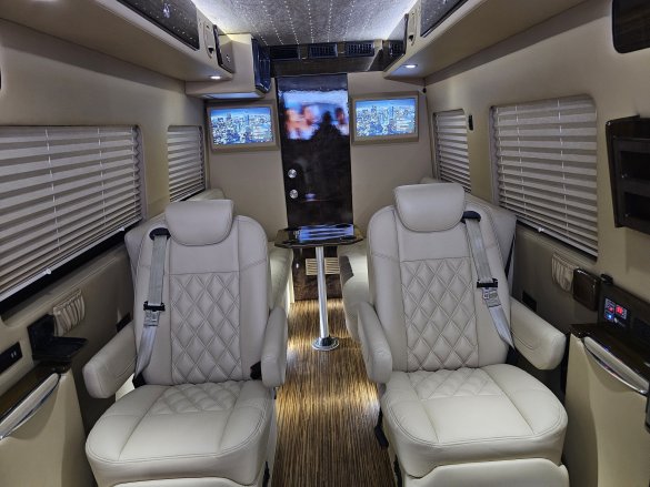 2019 LCW-Automotive Corporation Mercedes-Benz 2019 Mercedes-Benz Sprinter Sprinter