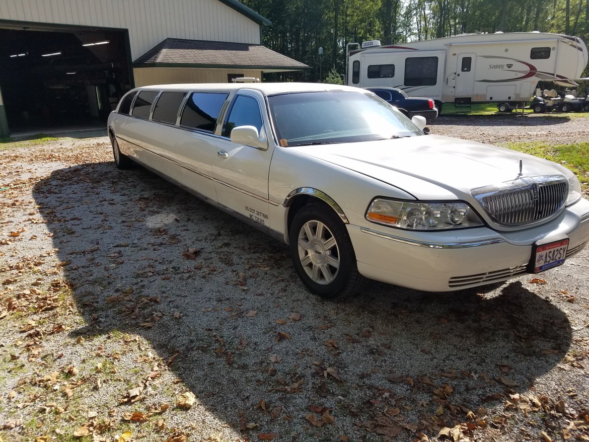 Photo of Limousine for sale: 2005 Lincoln Limousine 165" by Craftman