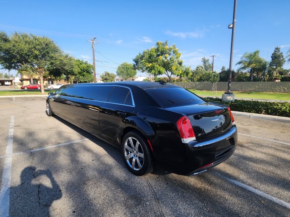 2018 SPV Chrysler 300 Limousine