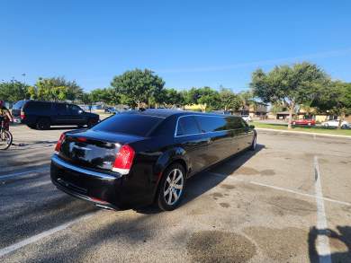 2018 SPV Chrysler 300 Limousine