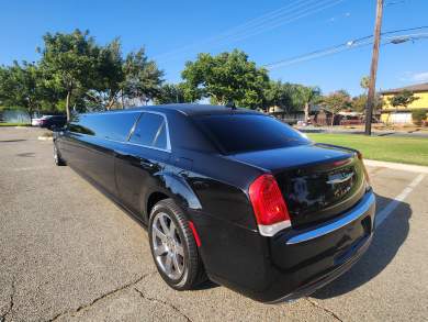 2018 SPV Chrysler 300 Limousine