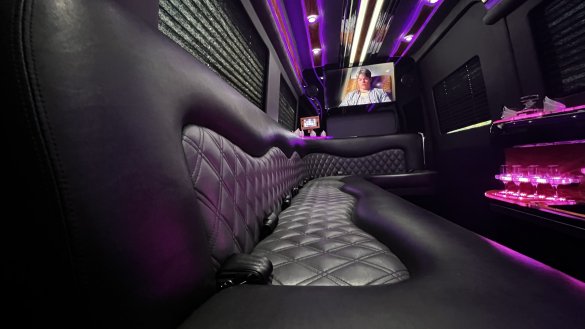 2019 Mercedes-Benz Sprinter 3500 170 Ext Sprinter for Sale in Anaheim, CA - Photo 3
