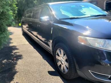 2014 Executive Coach Lincoln MKT Limousine 5th Door