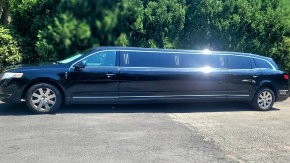 2014 Executive Coach Lincoln MKT Limousine 5th Door