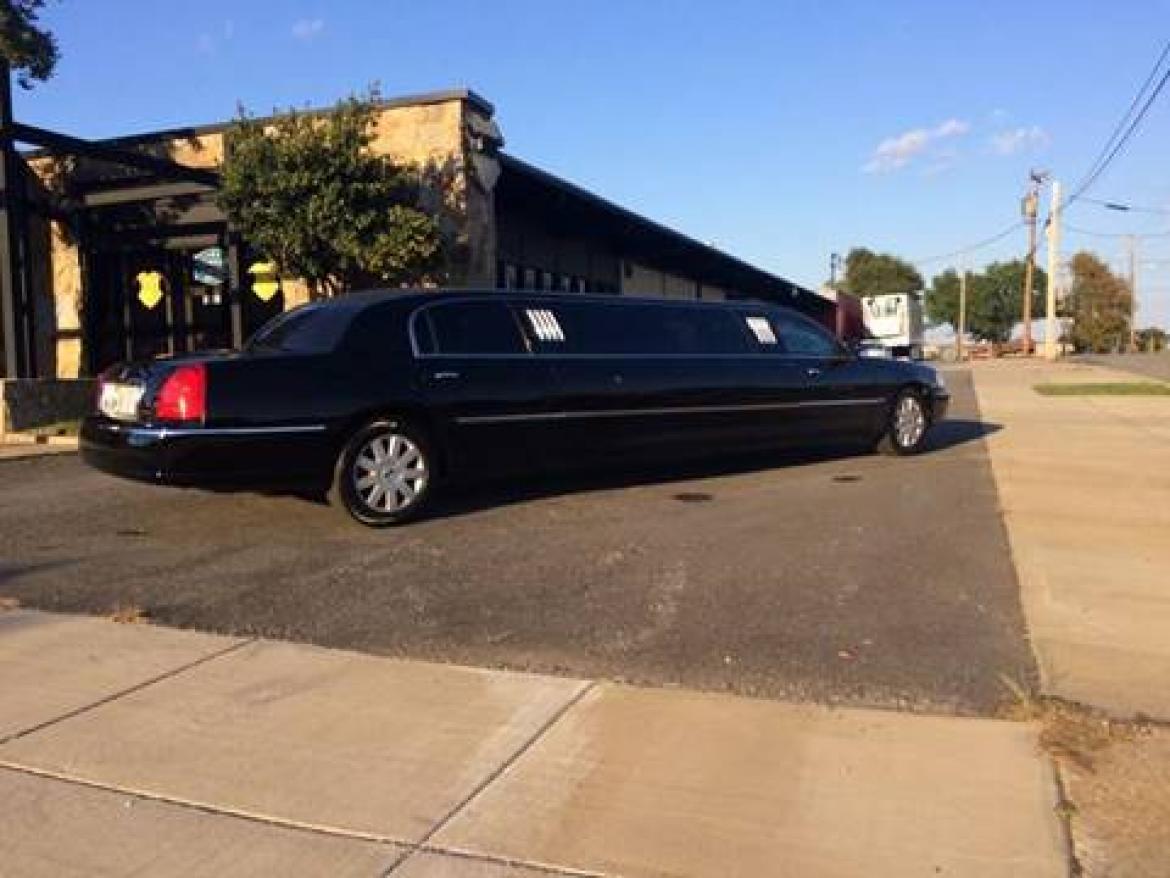 Photo of Limousine for sale: 2006 Lincoln Town Car 100" by Royale