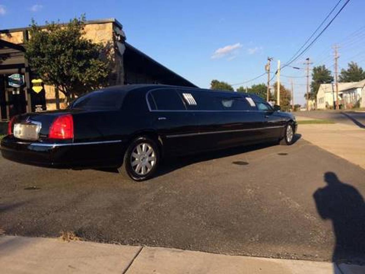 Photo of Limousine for sale: 2006 Lincoln Town Car 100" by Royale