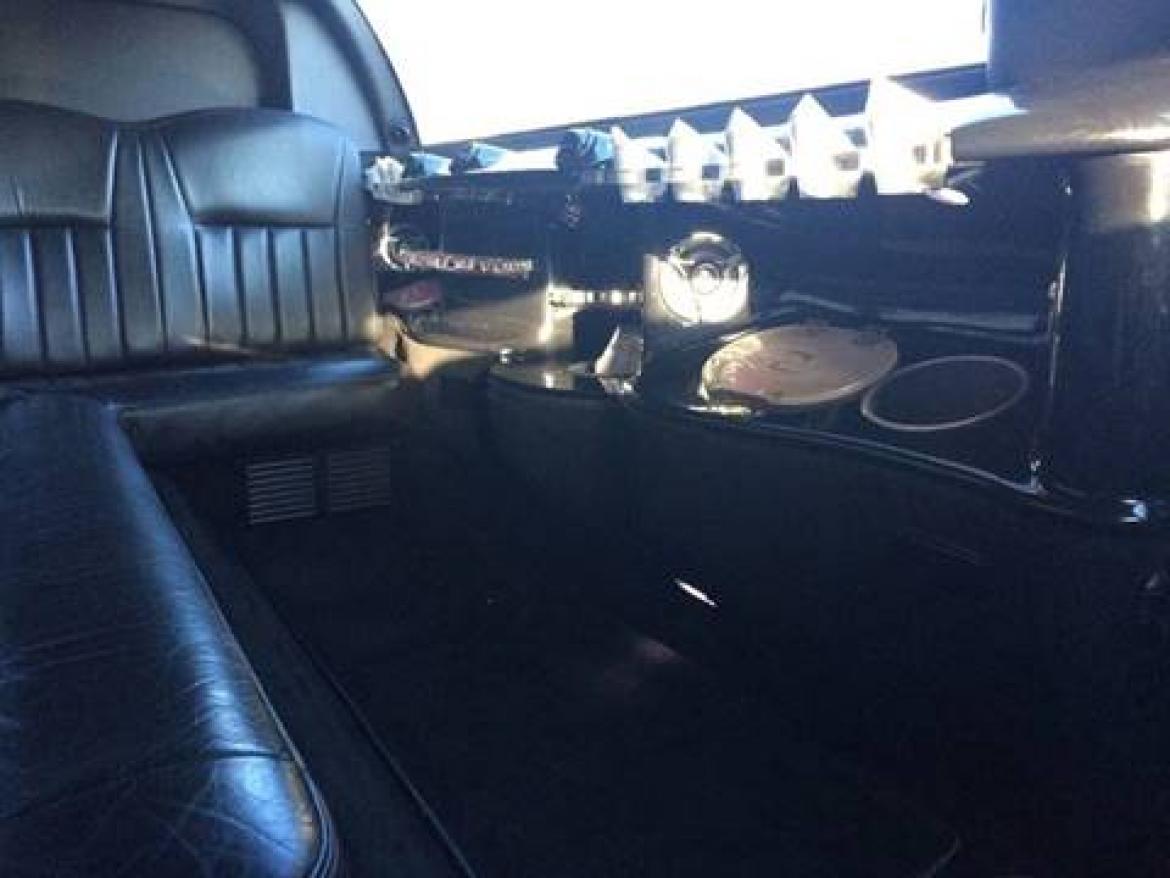Photo of Limousine for sale: 2006 Lincoln Town Car 100" by Royale