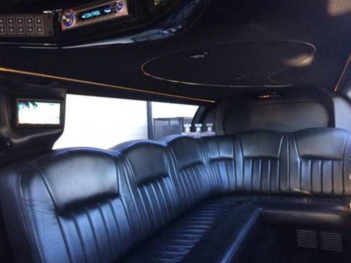 Photo of Limousine for sale: 2006 Lincoln Town Car 100" by Royale