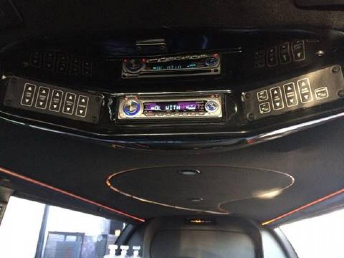 Photo of Limousine for sale: 2006 Lincoln Town Car 100" by Royale