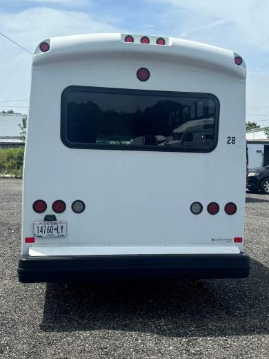 2016 Ford E-350 Limo Bus