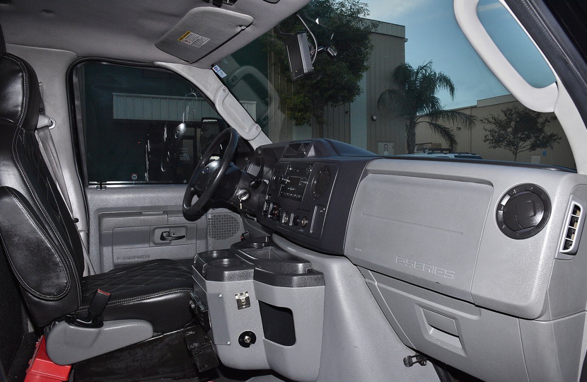 Photo of Limo Bus for sale: 2011 Ford E-450 by Tiffany