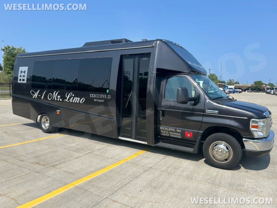 Executive Shuttle for Sale in Wickliffe, OH - Photo 2