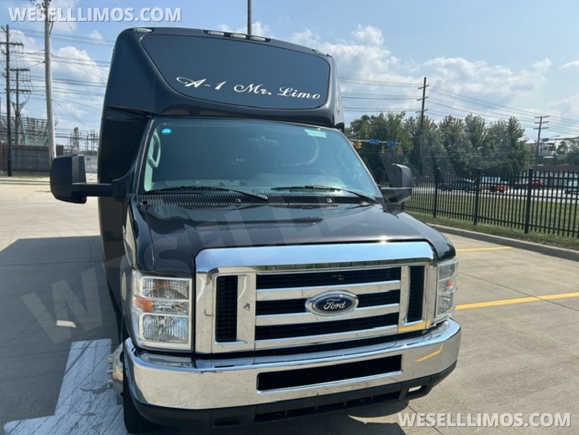Executive Shuttle for Sale in Wickliffe, OH - Photo 7