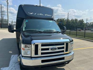 2017 Berkshire Coach Ford E450 23 PAX Shuttle Bus