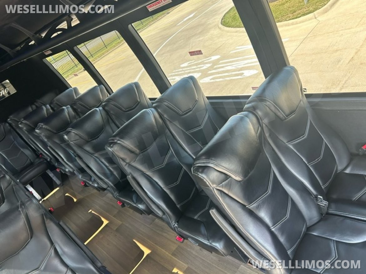 Executive Shuttle for Sale in Wickliffe, OH - Photo 8