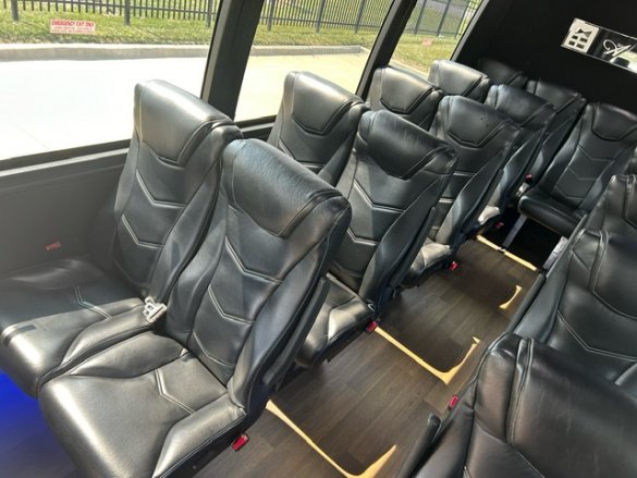 2017 Berkshire Coach Ford E450 23 PAX Shuttle Bus