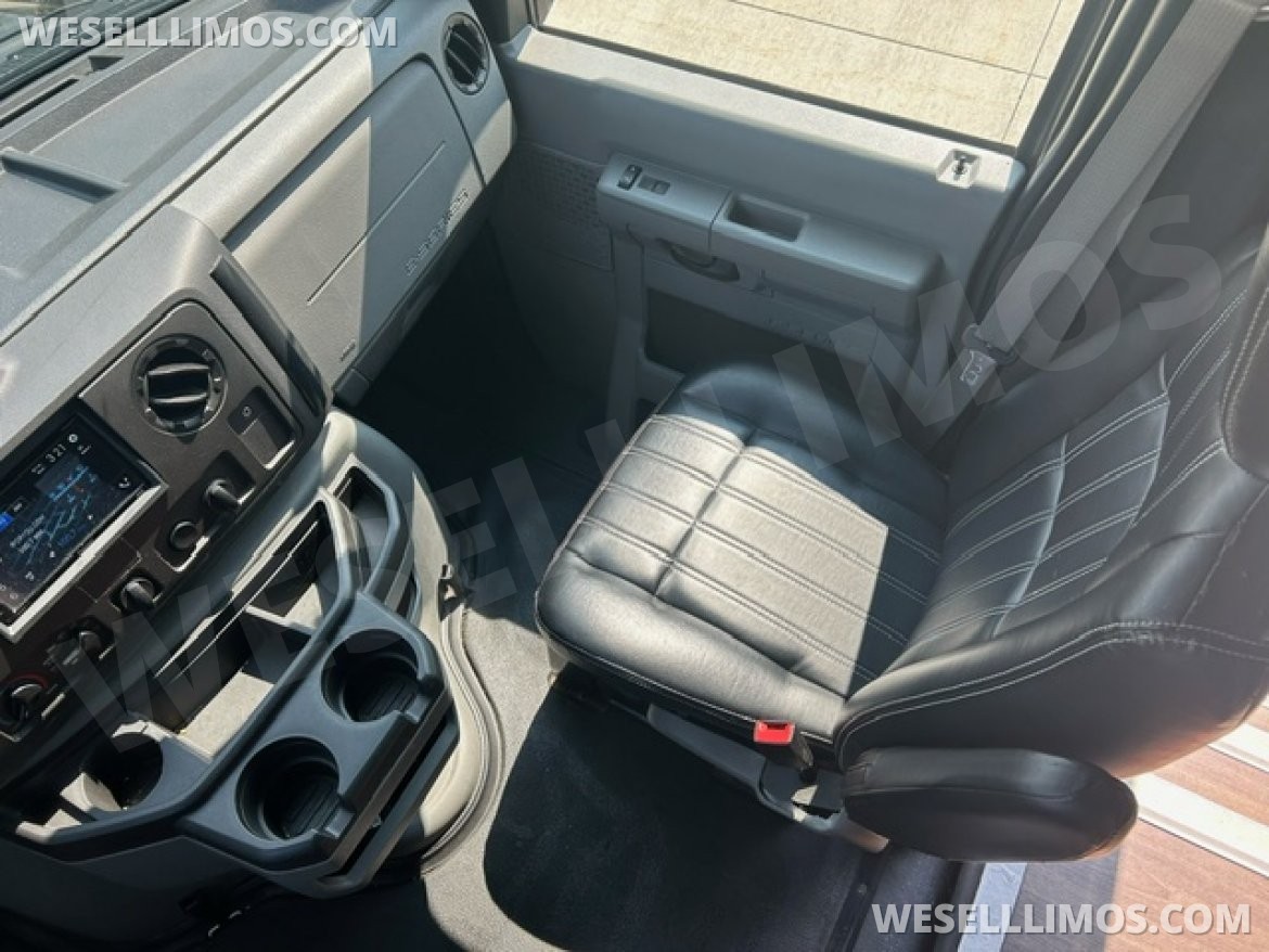 Executive Shuttle for Sale in Wickliffe, OH - Photo 13