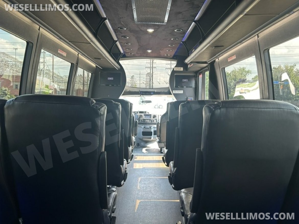 Executive Shuttle for Sale in Wickliffe, OH - Photo 17