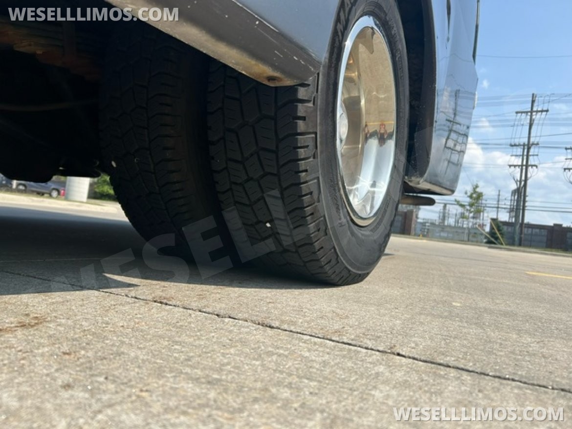 Executive Shuttle for Sale in Wickliffe, OH - Photo 25