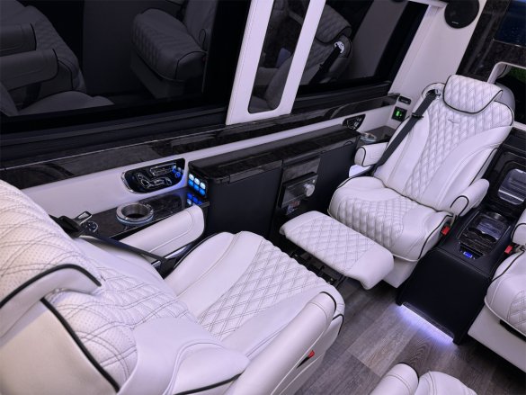 Auto Elite Road Liner Limousine Maybach Trim Air Ride Genuine Leather Full Powered Seats