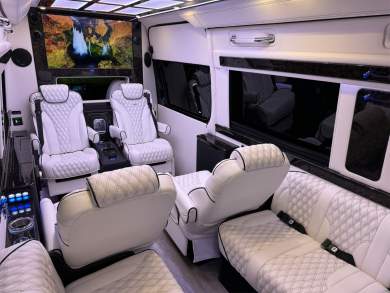 Auto Elite Road Liner Limousine Maybach Trim Air Ride Genuine Leather Full Powered Seats