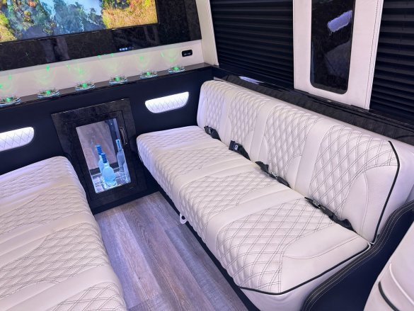 Auto Elite Road Liner Limousine Maybach Trim Air Ride Genuine Leather Full Powered Seats