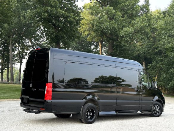 2023 Auto Elite Road Liner 737 with Massive Trunk Mercedes-Benz Sprinter