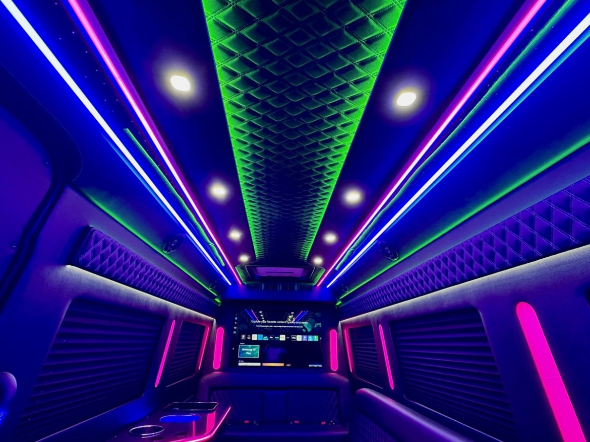 Limo Bus for Sale in Erie, PA - Photo 9
