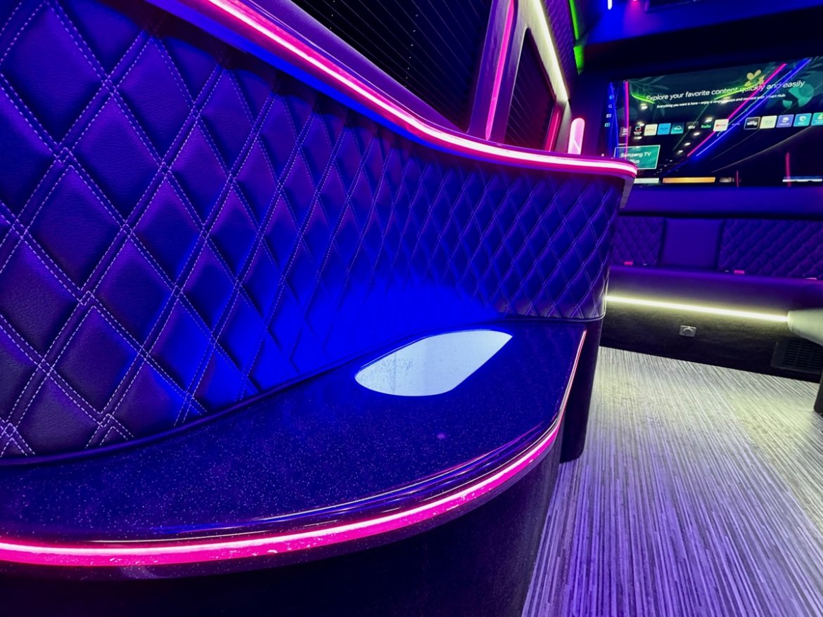 Limo Bus for Sale in Erie, PA - Photo 13