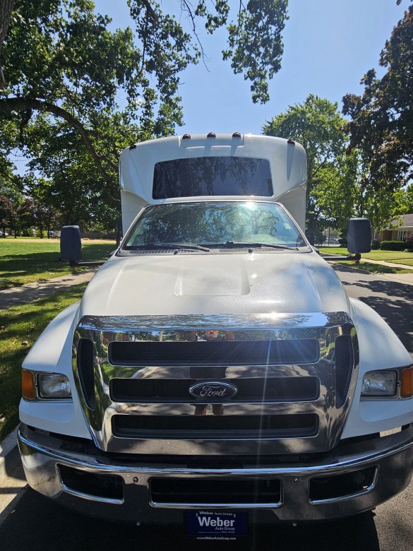 2012 Glaval Ford F650 Limo Bus