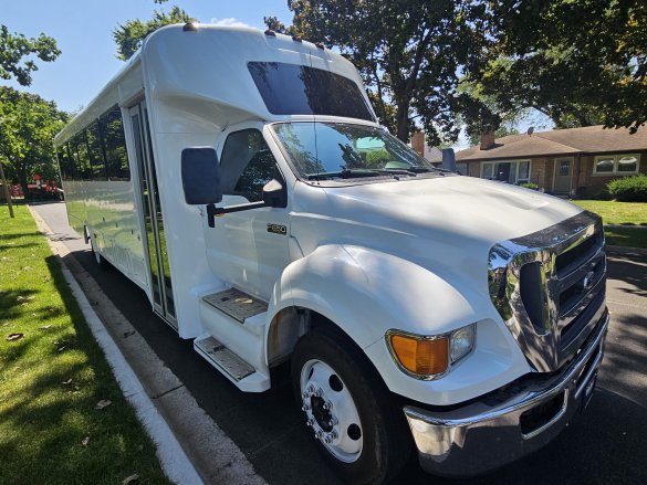 2012 Glaval Ford F650 Limo Bus