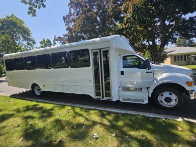 2012 Glaval Ford F650 Limo Bus