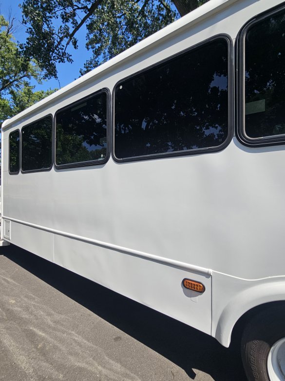 2012 Glaval Ford F650 Limo Bus