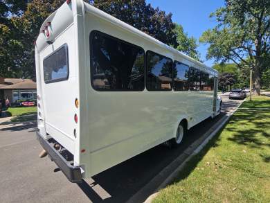 2012 Glaval Ford F650 Limo Bus