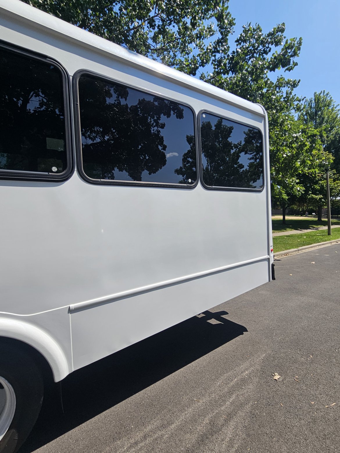 Limo Bus for Sale in skokie, IL - Photo 16