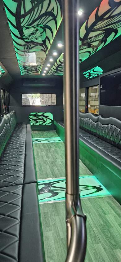 2012 Glaval Ford F650 Limo Bus