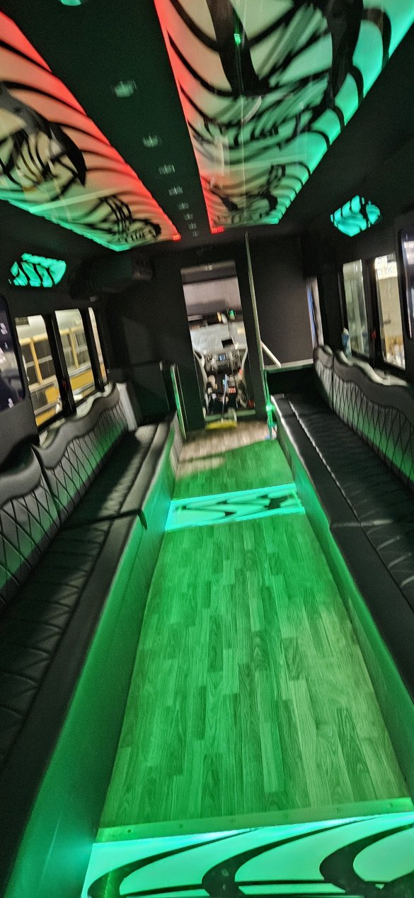 2012 Glaval Ford F650 Limo Bus