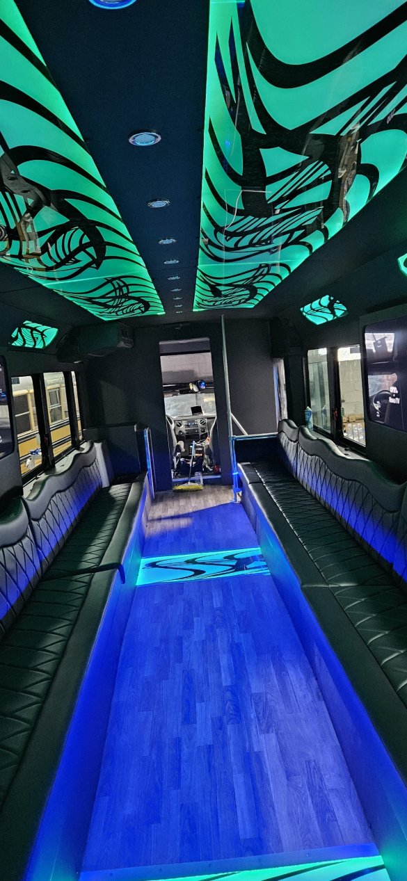 2012 Glaval Ford F650 Limo Bus