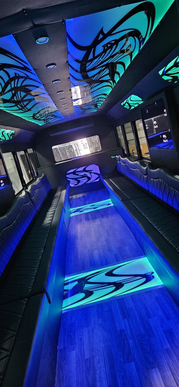 2012 Glaval Ford F650 Limo Bus