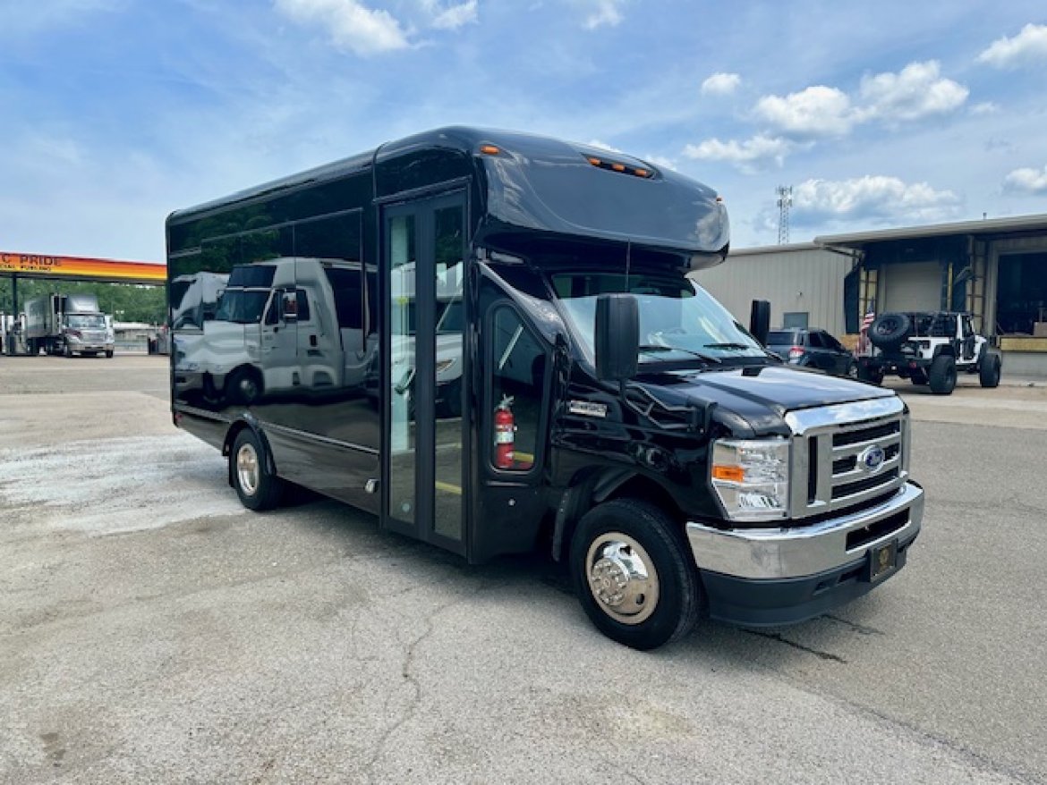 Shuttle Bus for sale: 2023 Ford E450 by Forest River