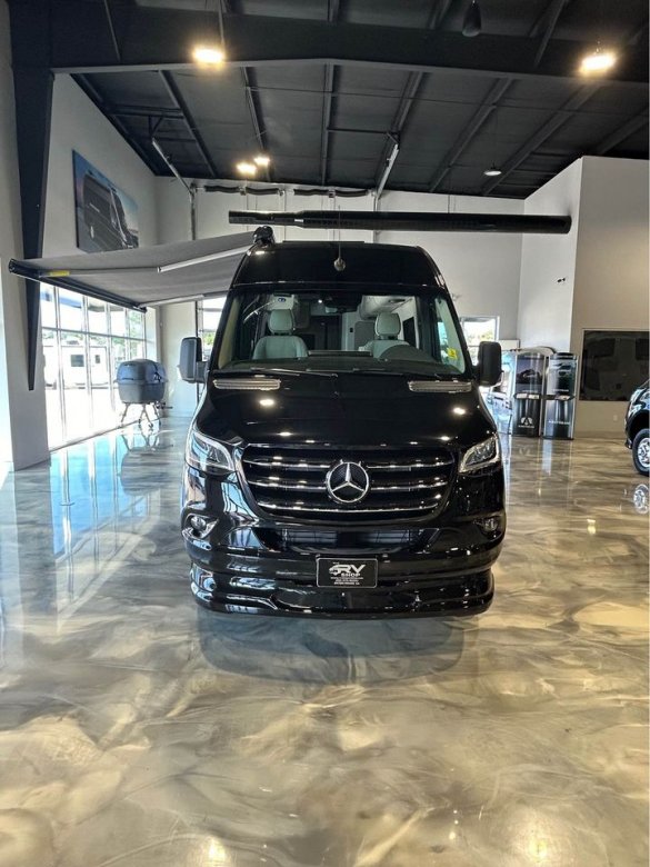 2025 OGV Luxury Coach Mercedes-Benz V-Tour AWD Sprinter